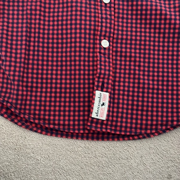 2 x Kids dress shirts, selling both together. Size 7/8. Blue & red,long sleeve - Picture 5 of 8